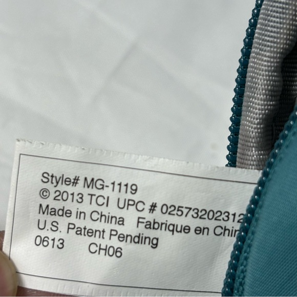 Magellans dark teal Fanny pack for outdoors or casual use - Picture 10 of 12